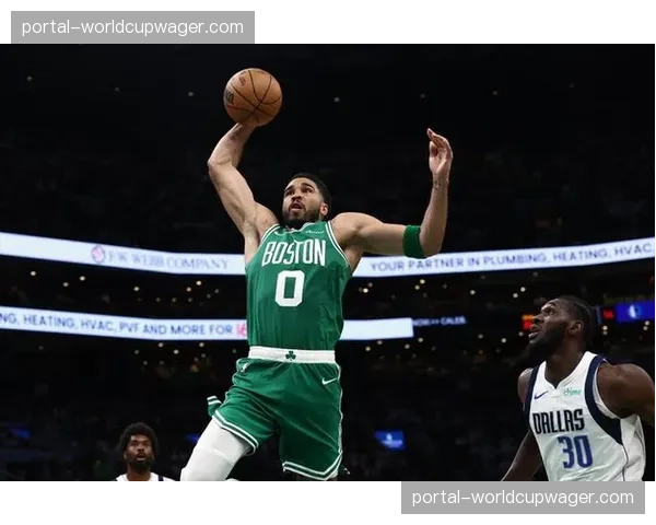 扎克·克拉姆发布完整季后赛预测：76人黄蜂太阳开拓者预计晋级附加赛